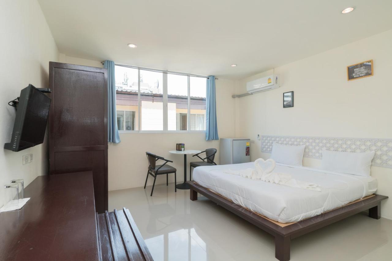 Hangover Inn Phuket Exterior foto