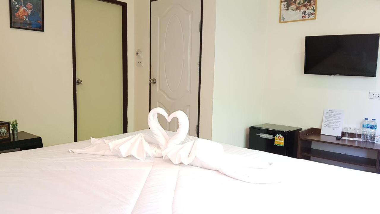 Hangover Inn Phuket Exterior foto